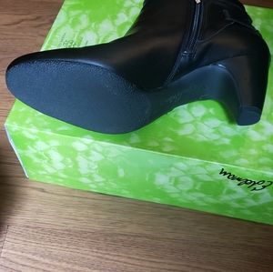 Sam Edelman Maddox Booties Size 8M Black Leather Strap Buckle Ankle Boot 76840